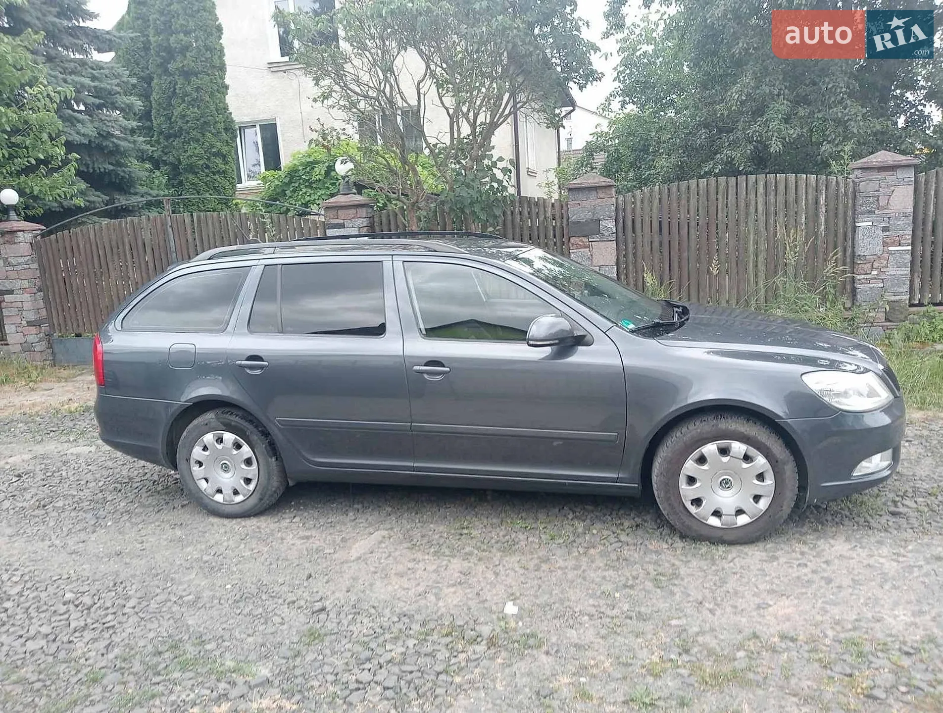 2010 Skoda Octavia - мініатюра 2