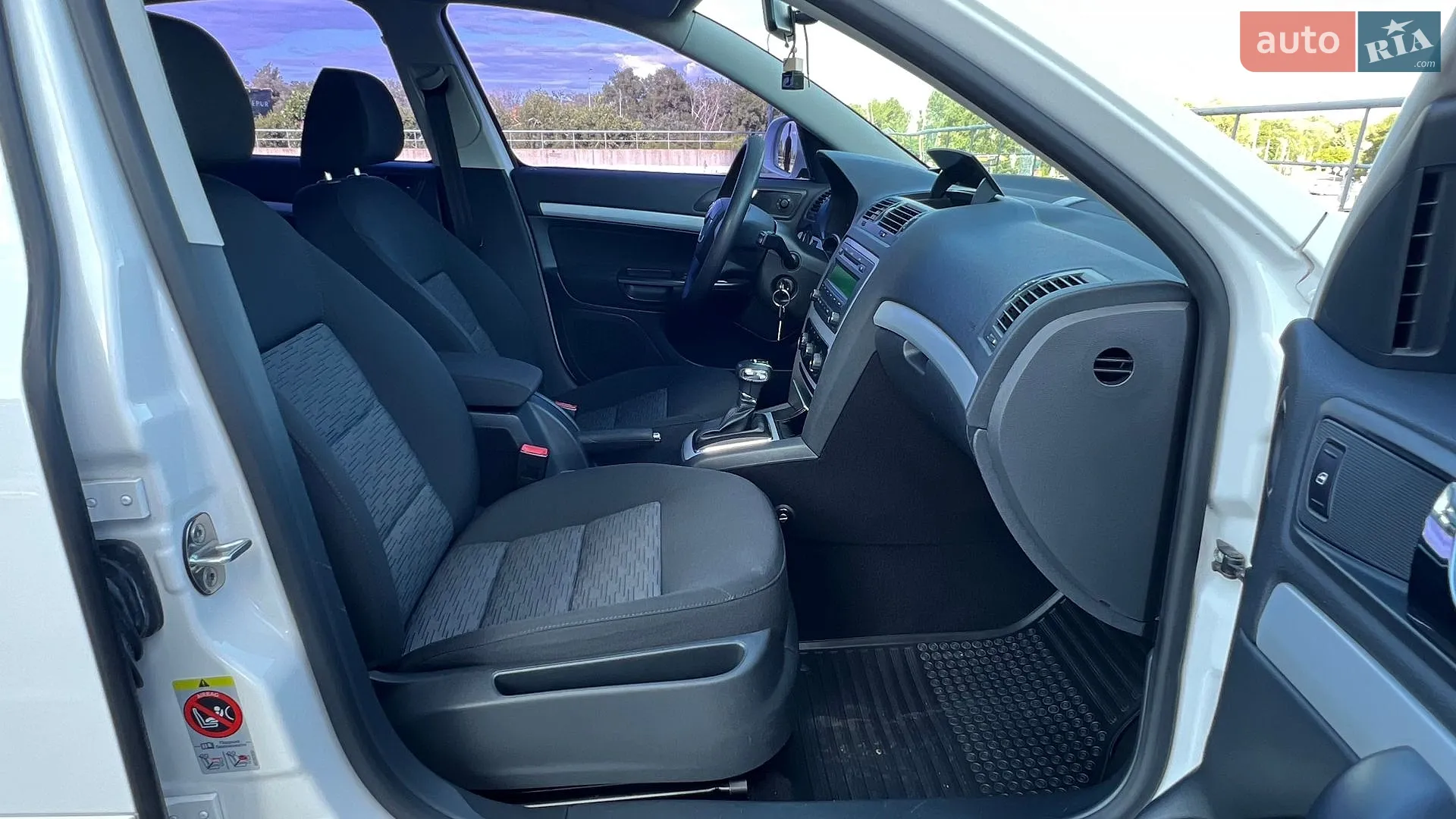 2011 Skoda Octavia - мініатюра 45
