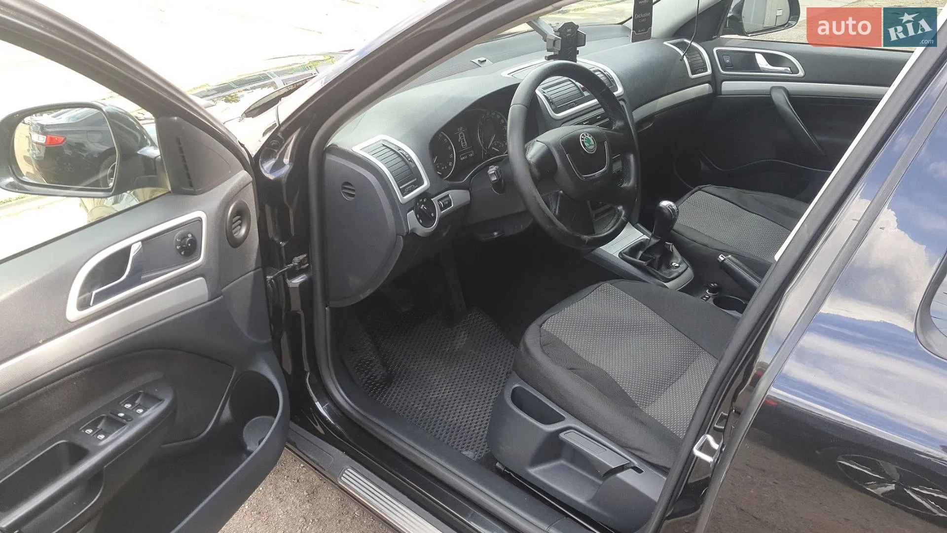 2010 Skoda Octavia - мініатюра 8