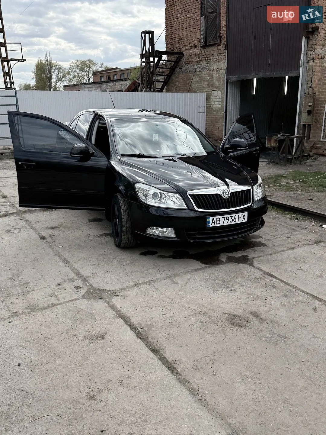 2010 Skoda Octavia - мініатюра 2