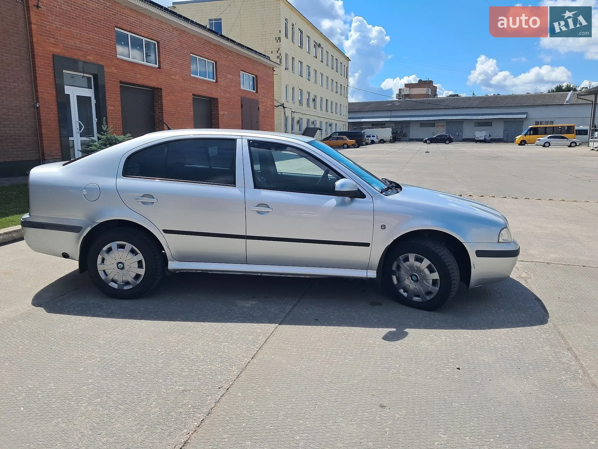 2010 Skoda Octavia - мініатюра 3