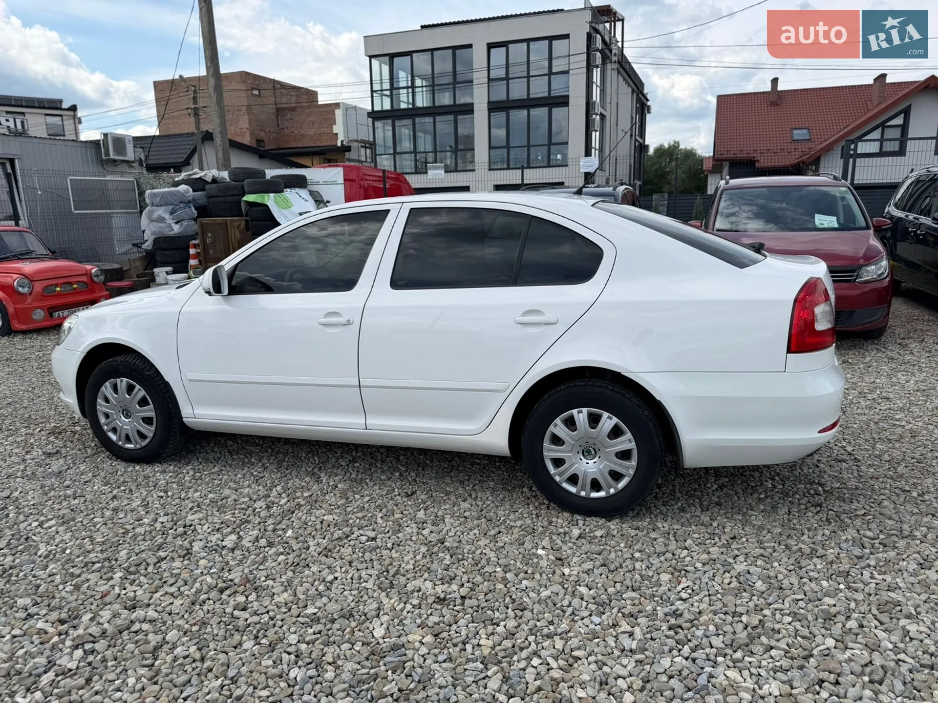 2010 Skoda Octavia - мініатюра 12