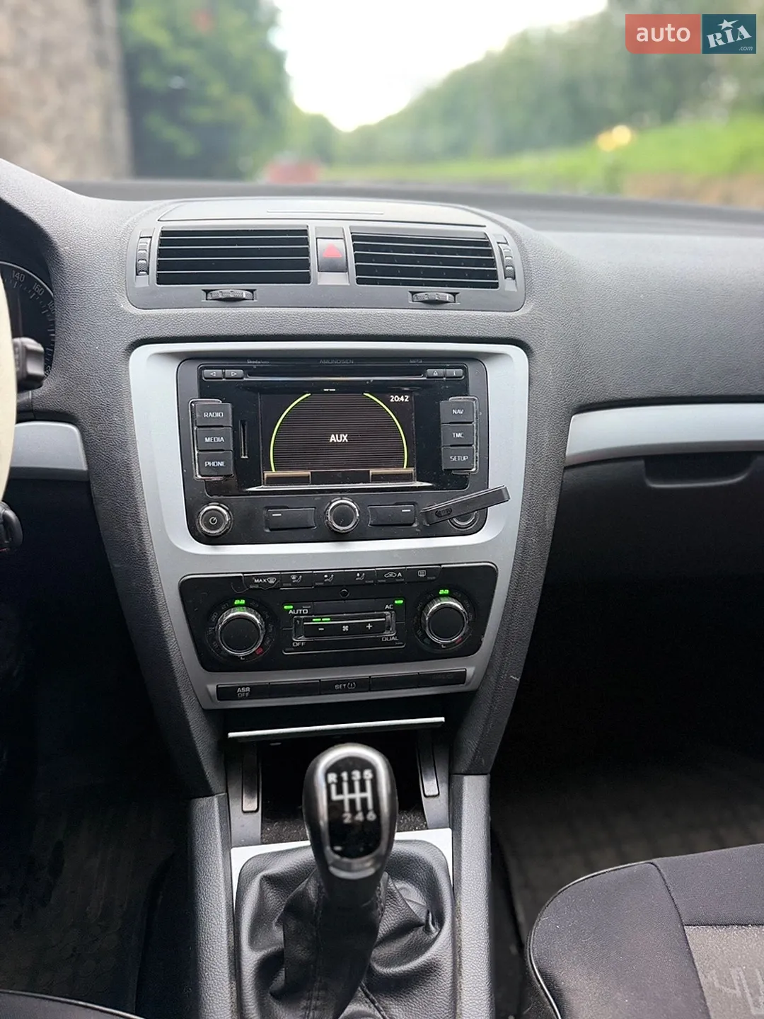 2011 Skoda Octavia - мініатюра 12