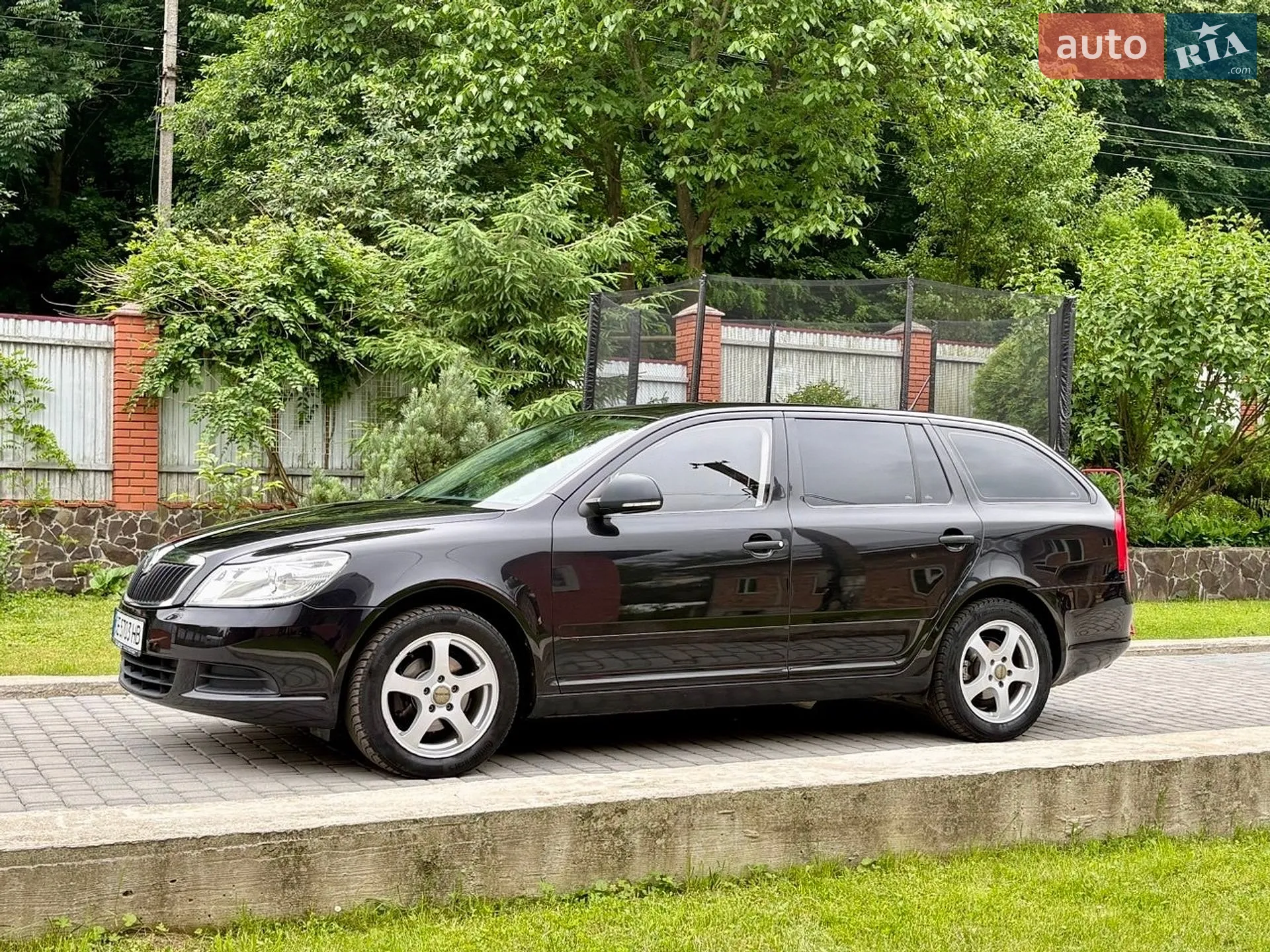 2011 Skoda Octavia - мініатюра 2