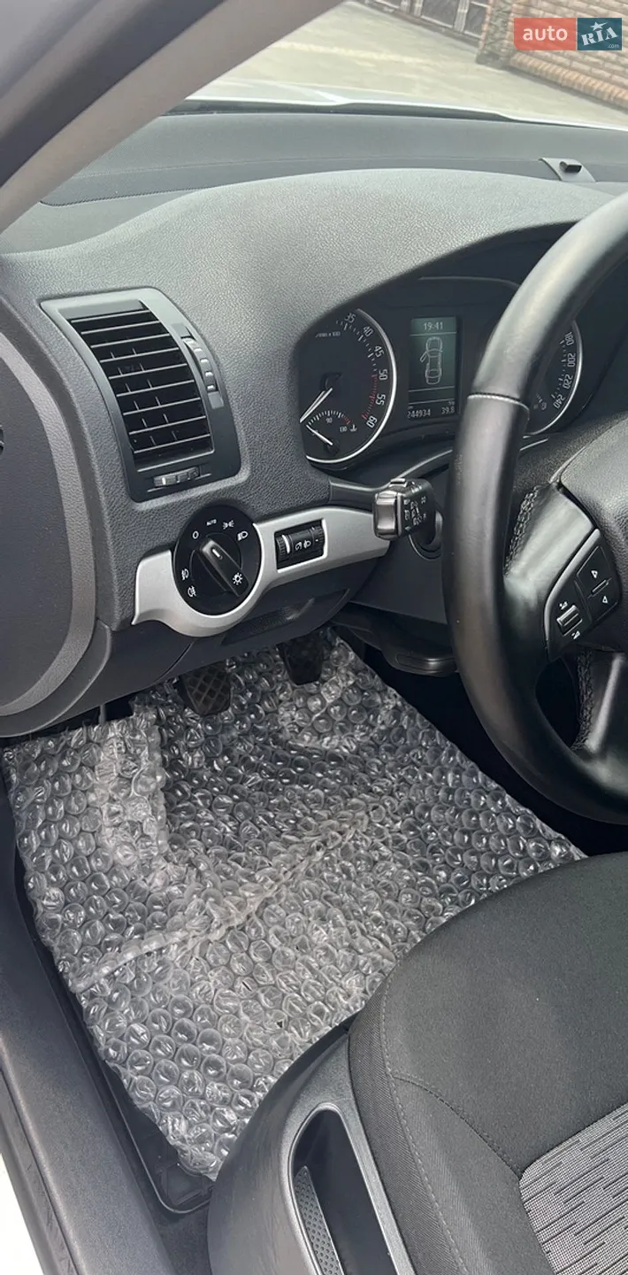 2012 Skoda Octavia - мініатюра 18