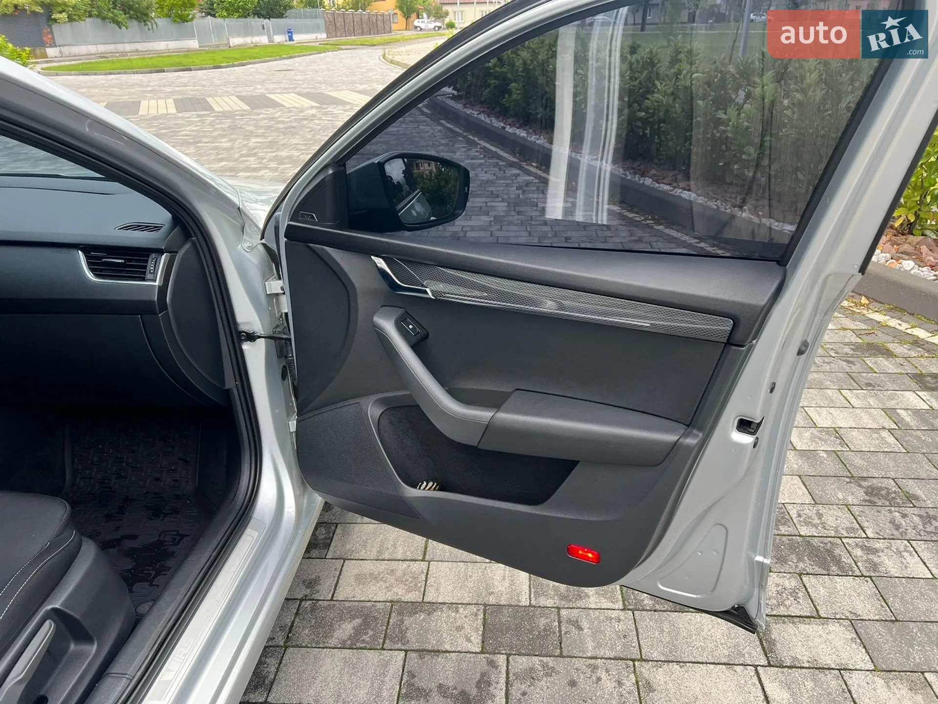 2017 Skoda Octavia - мініатюра 38