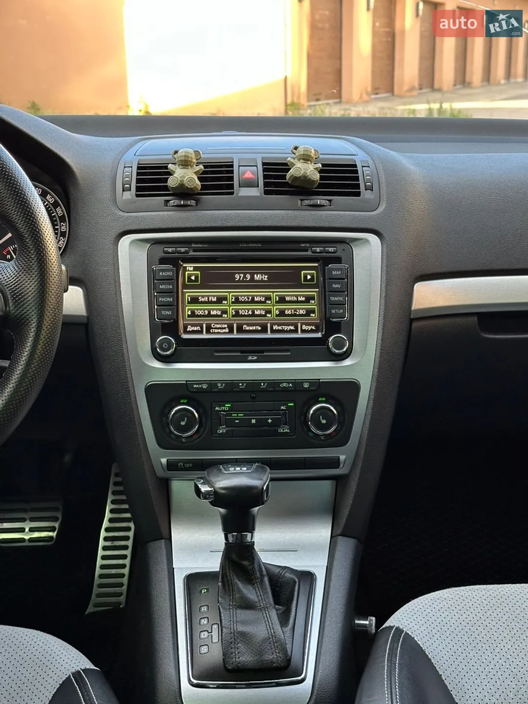 2010 Skoda Octavia - мініатюра 26