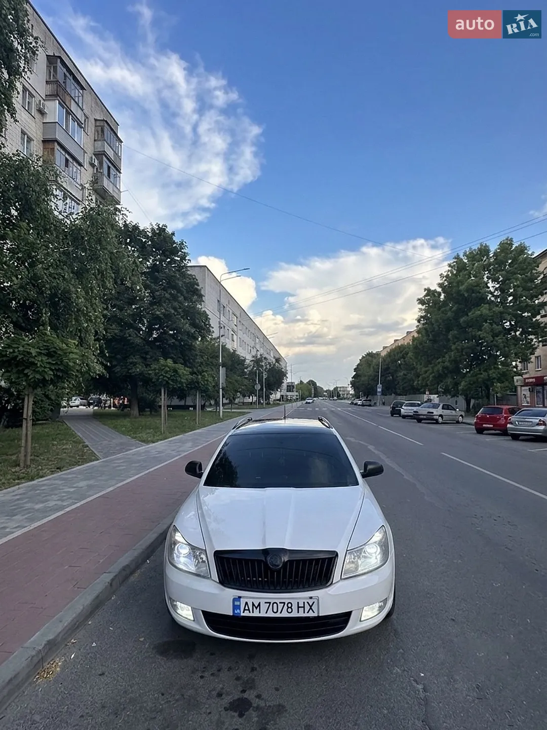 Skoda Octavia 2010 VIN TMBHT61Z4B2026392 фото оголошення 2 з 11
