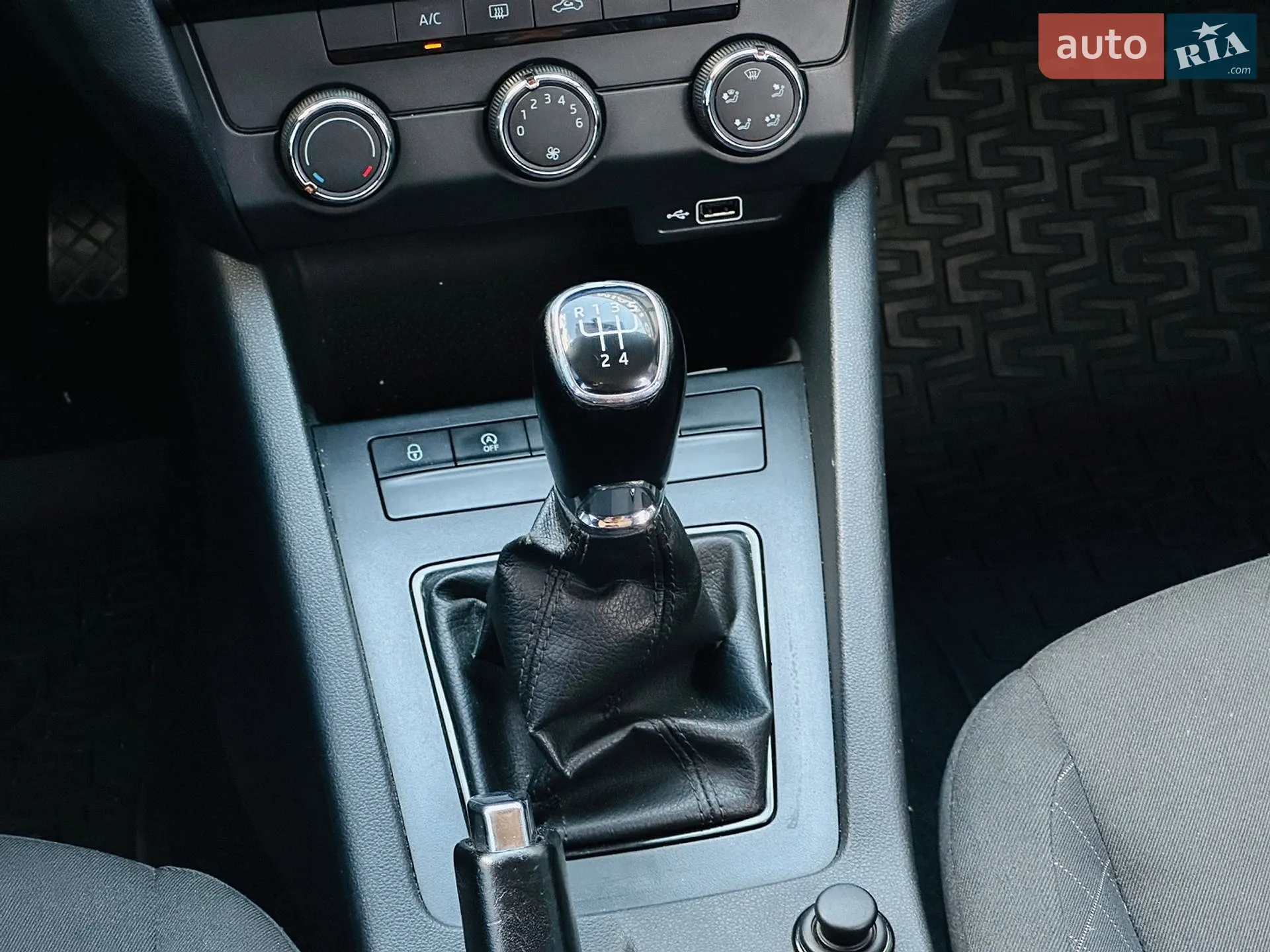 2019 Skoda Octavia - мініатюра 27