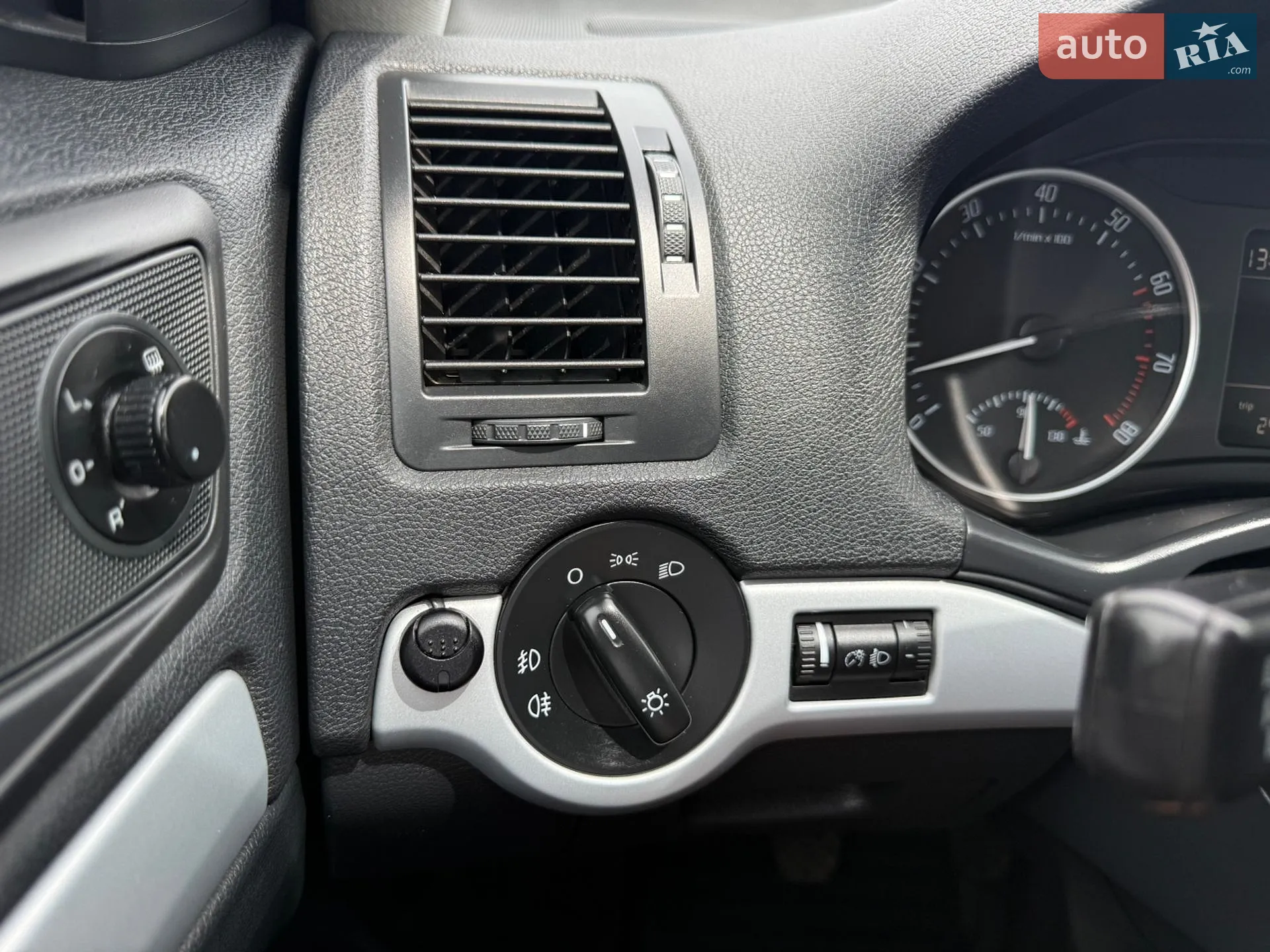 2011 Skoda Octavia - мініатюра 21