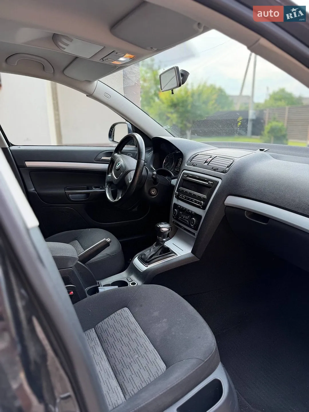 2010 Skoda Octavia - мініатюра 16