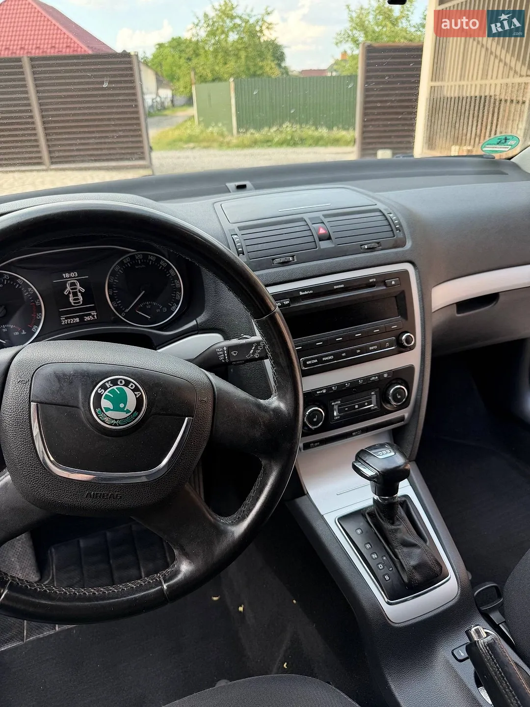 2010 Skoda Octavia - мініатюра 19