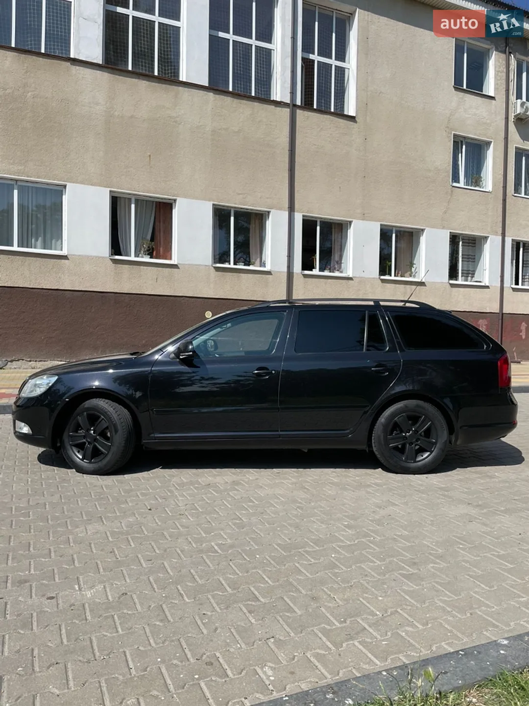 2010 Skoda Octavia - мініатюра 4