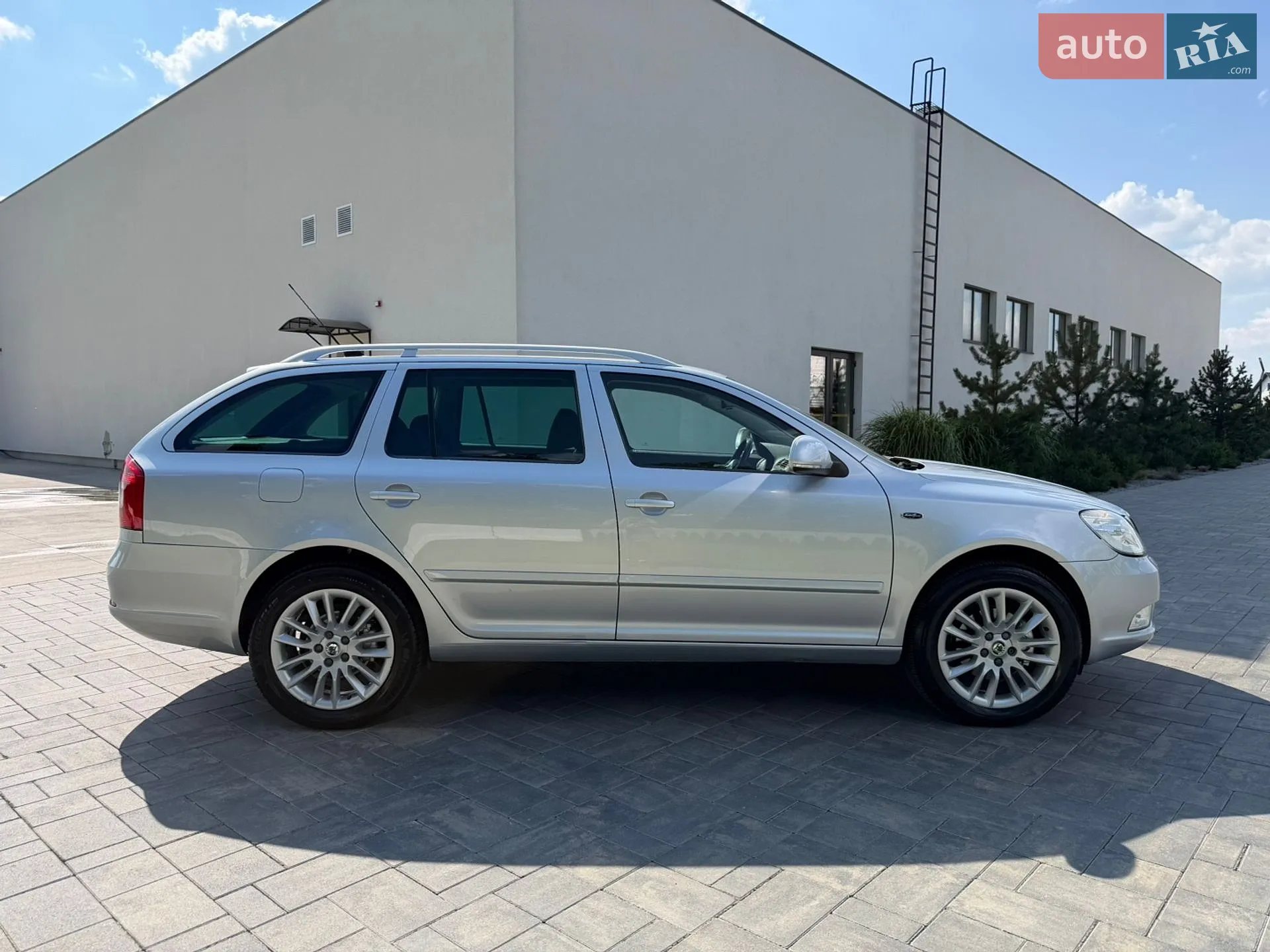 2010 Skoda Octavia - мініатюра 14