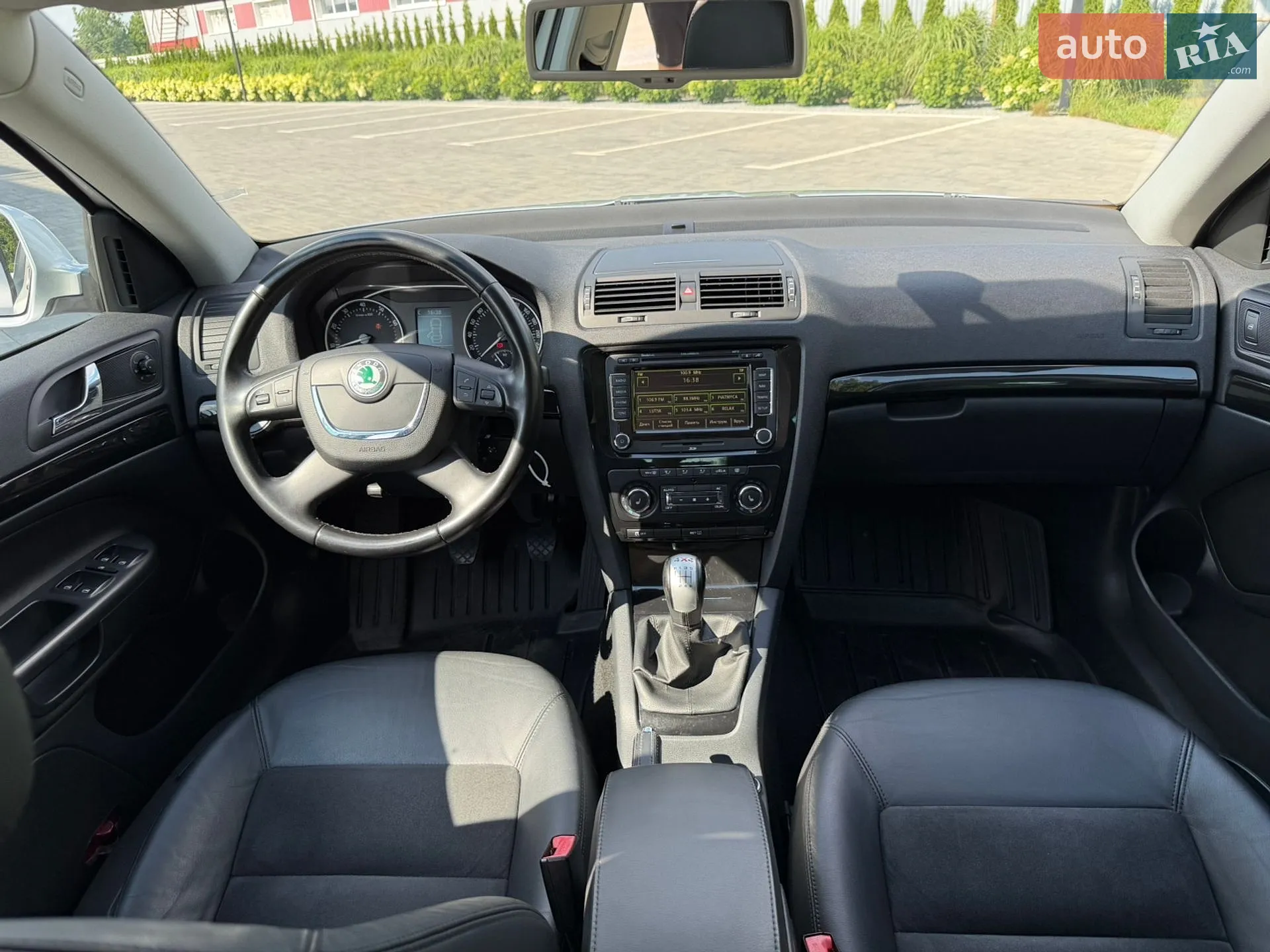 2010 Skoda Octavia - мініатюра 26