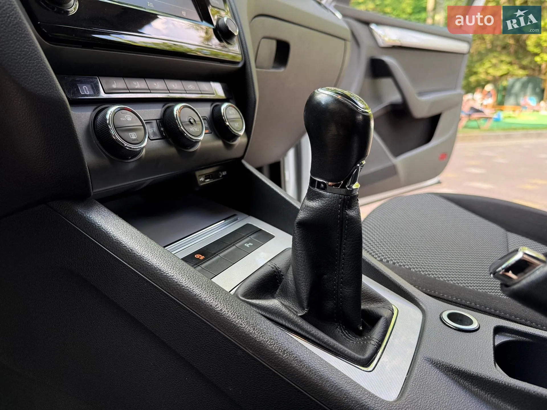 2016 Skoda Octavia - мініатюра 119