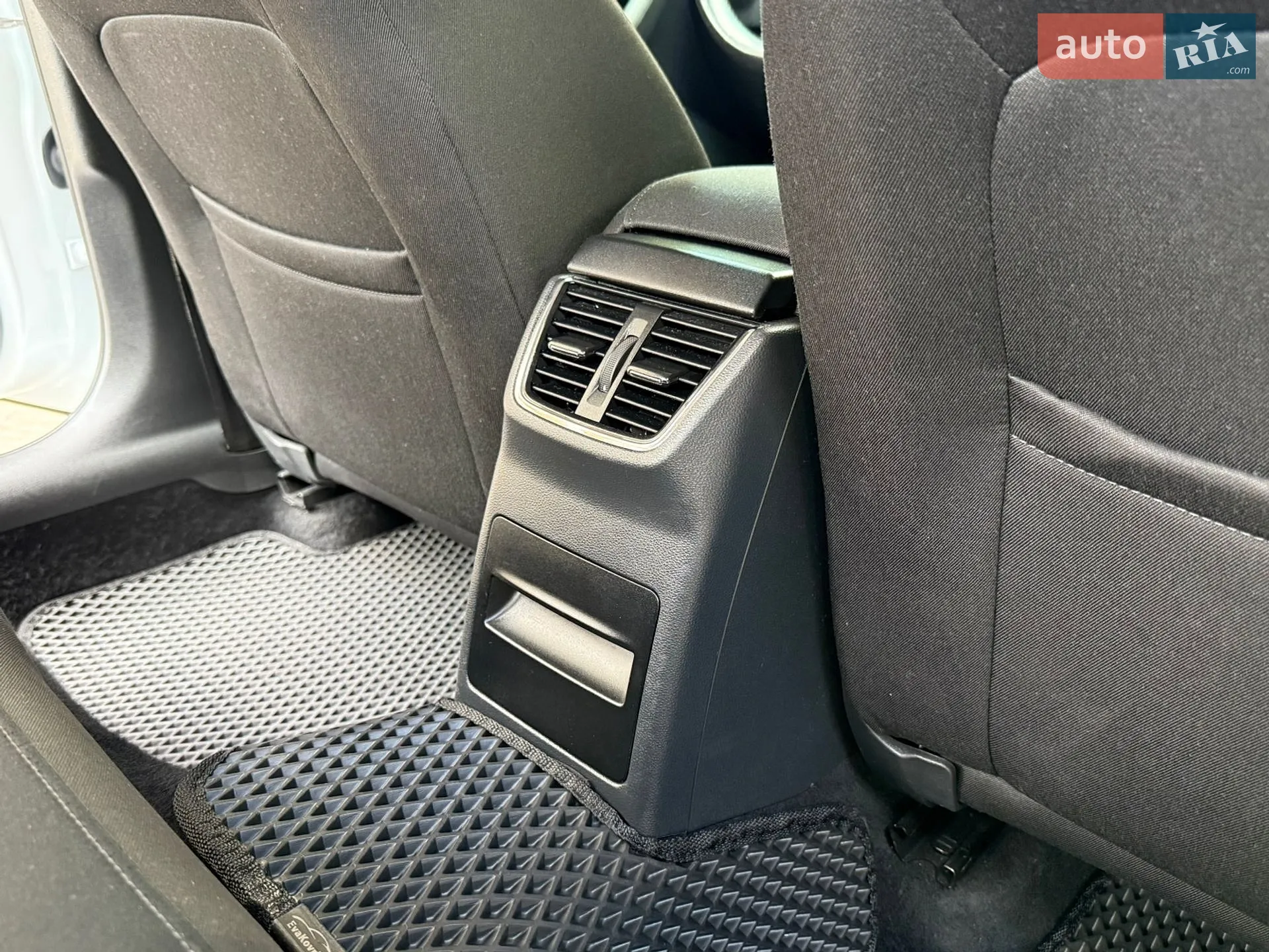 2016 Skoda Octavia - мініатюра 156