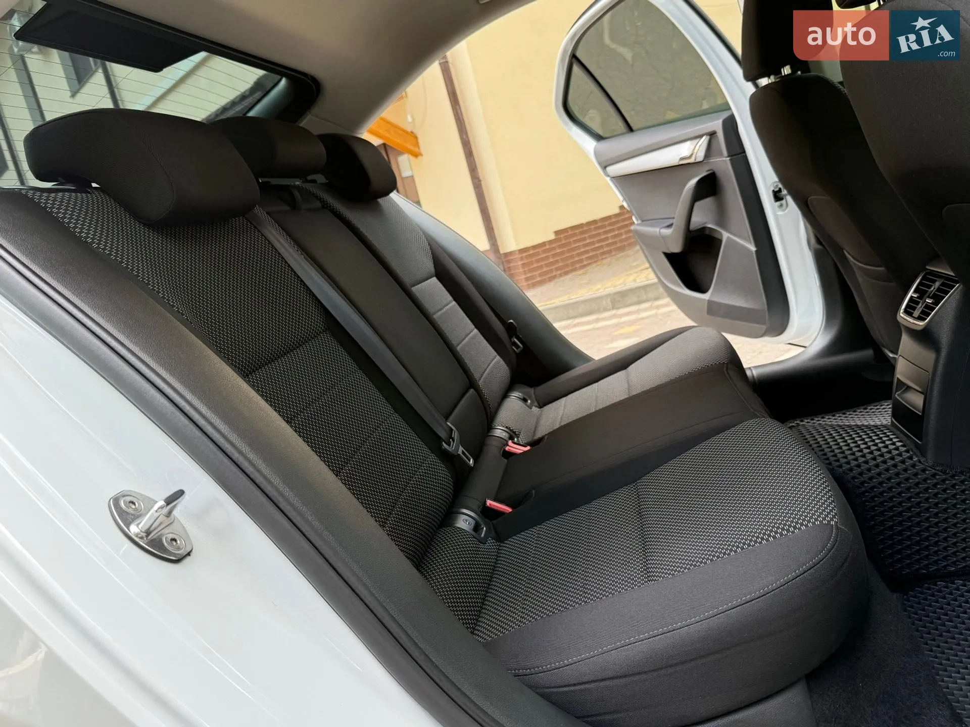 2016 Skoda Octavia - мініатюра 157