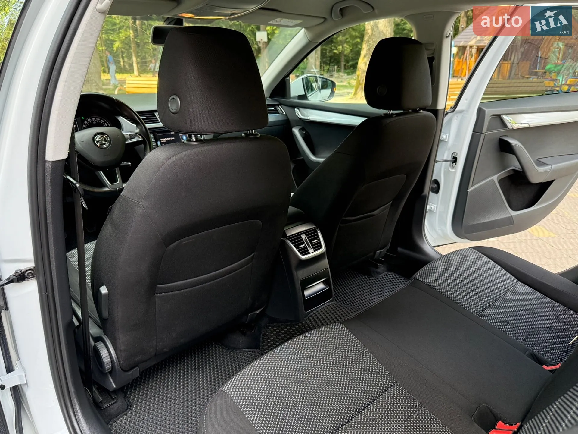2016 Skoda Octavia - мініатюра 170