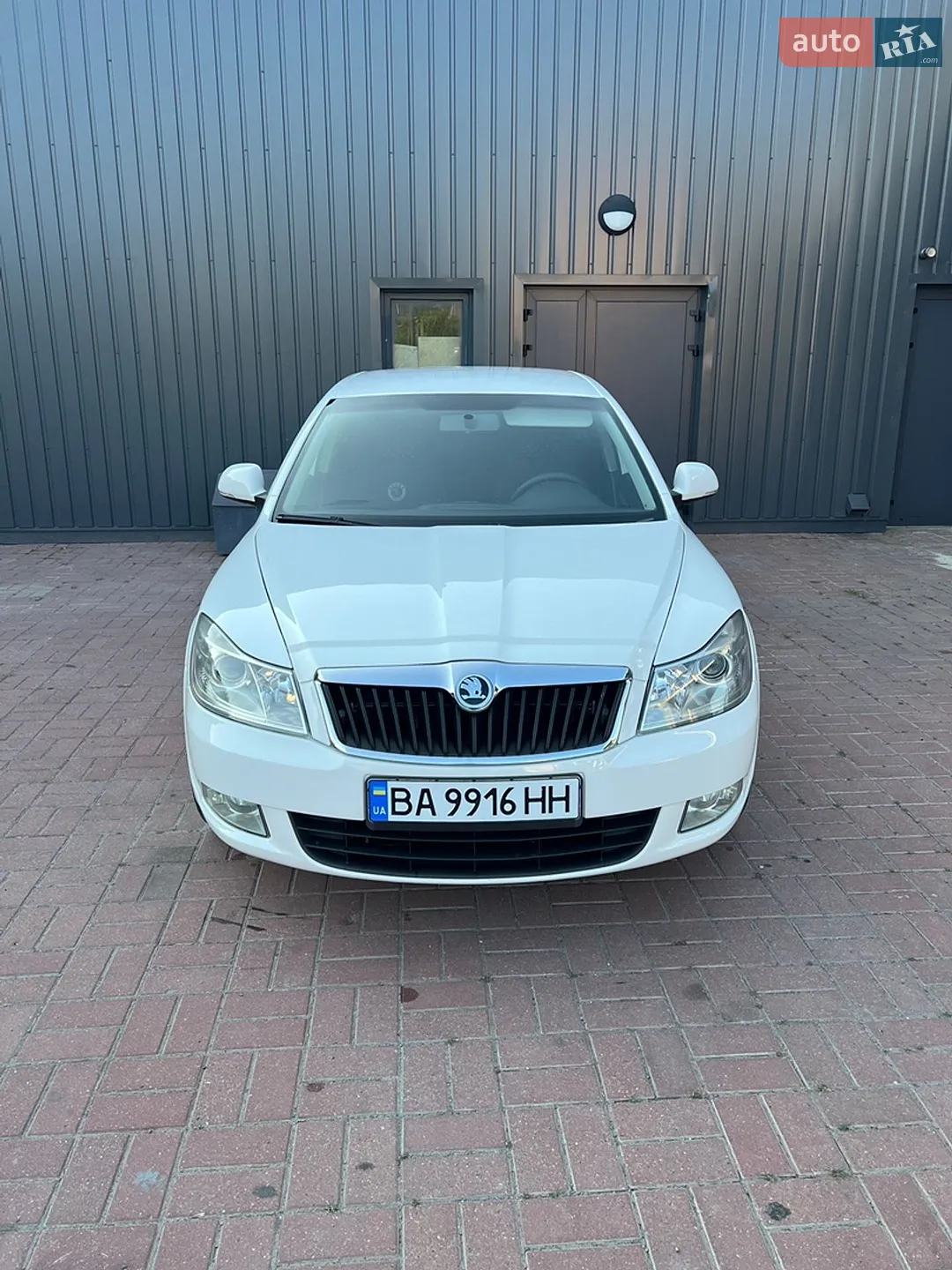 2010 Skoda Octavia - мініатюра 2