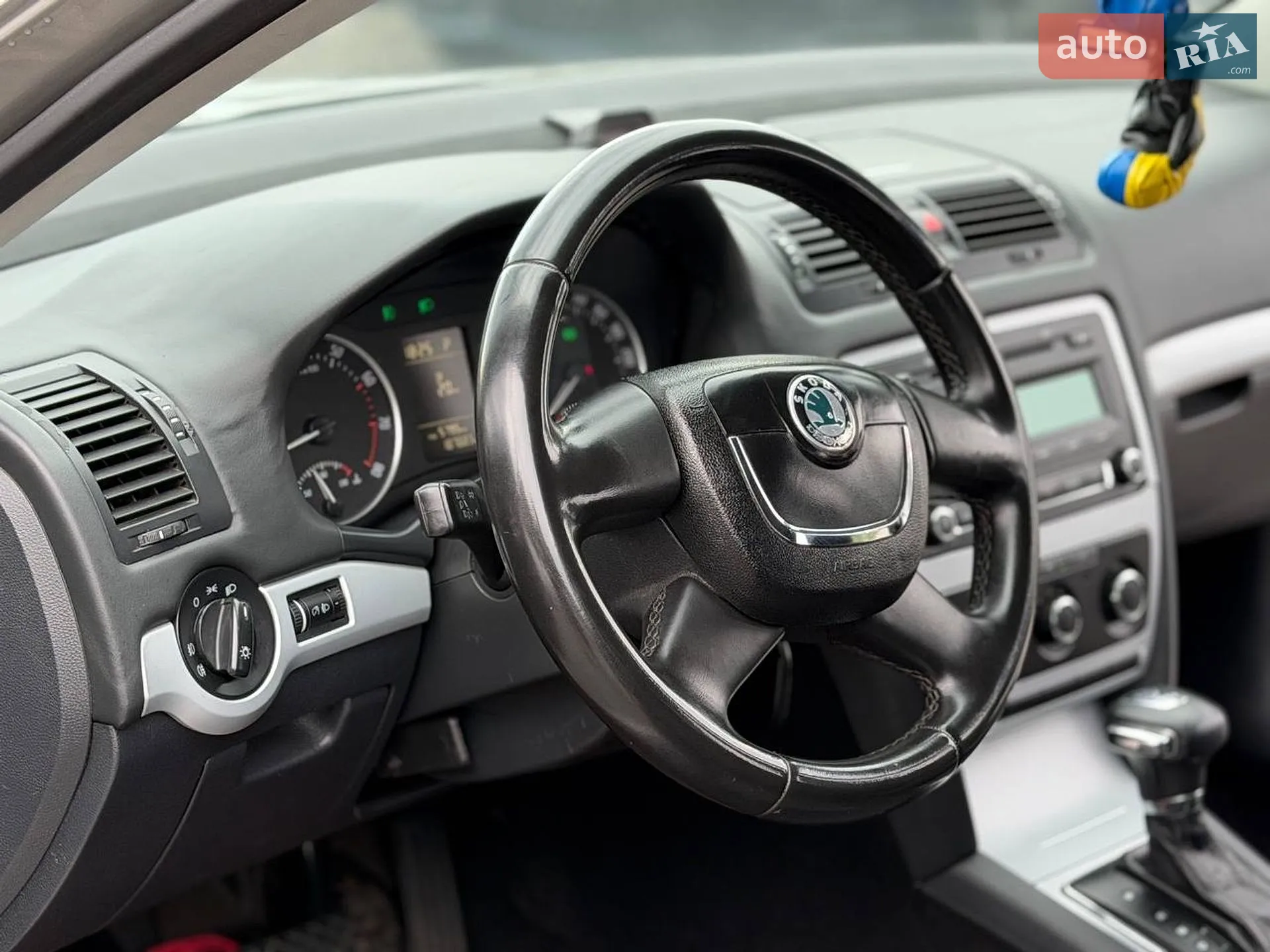 2010 Skoda Octavia - мініатюра 14