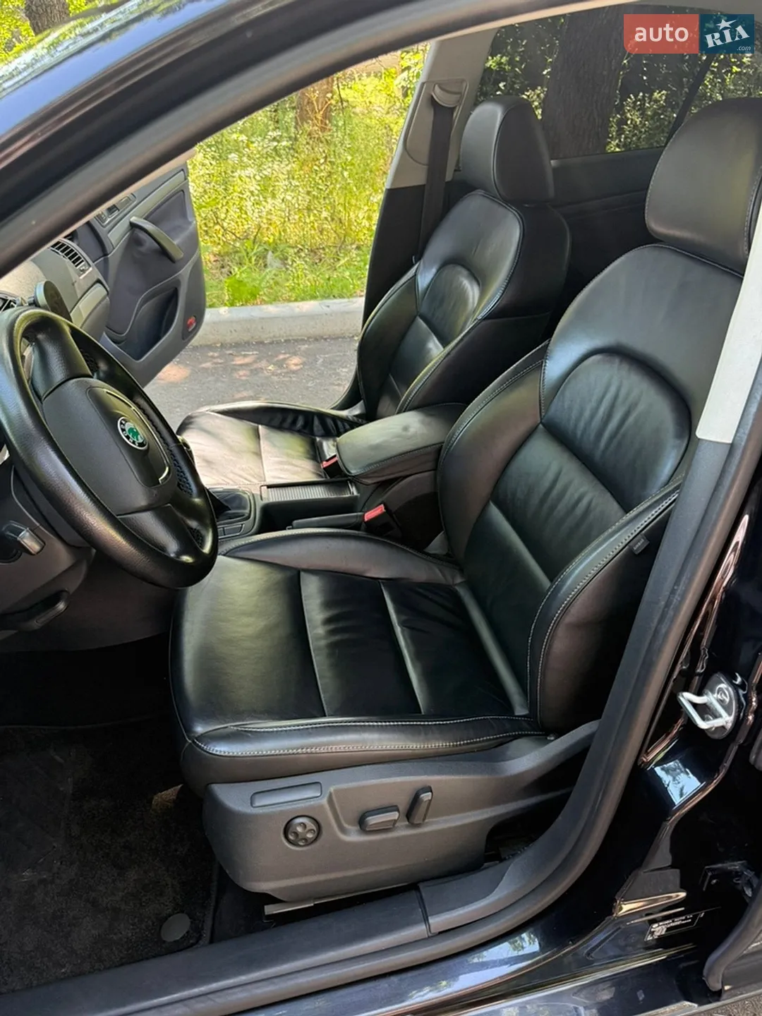 2010 Skoda Octavia - мініатюра 8