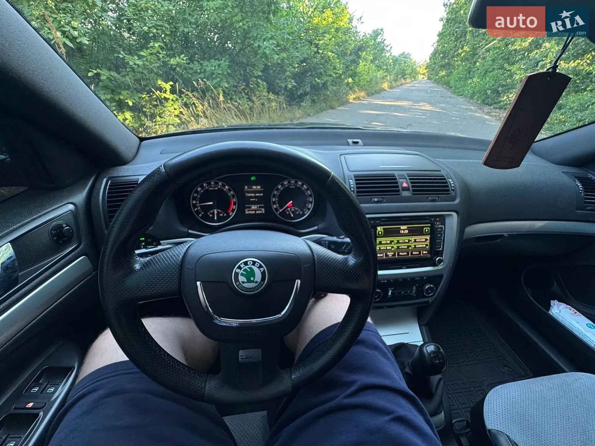 2010 Skoda Octavia - мініатюра 13