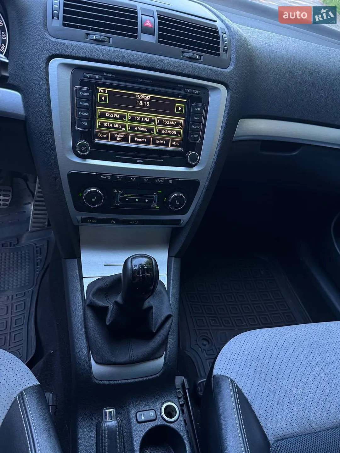 2010 Skoda Octavia - мініатюра 103