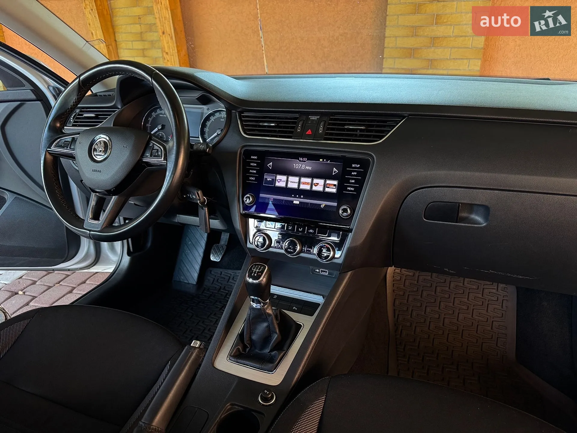 2019 Skoda Octavia - мініатюра 44