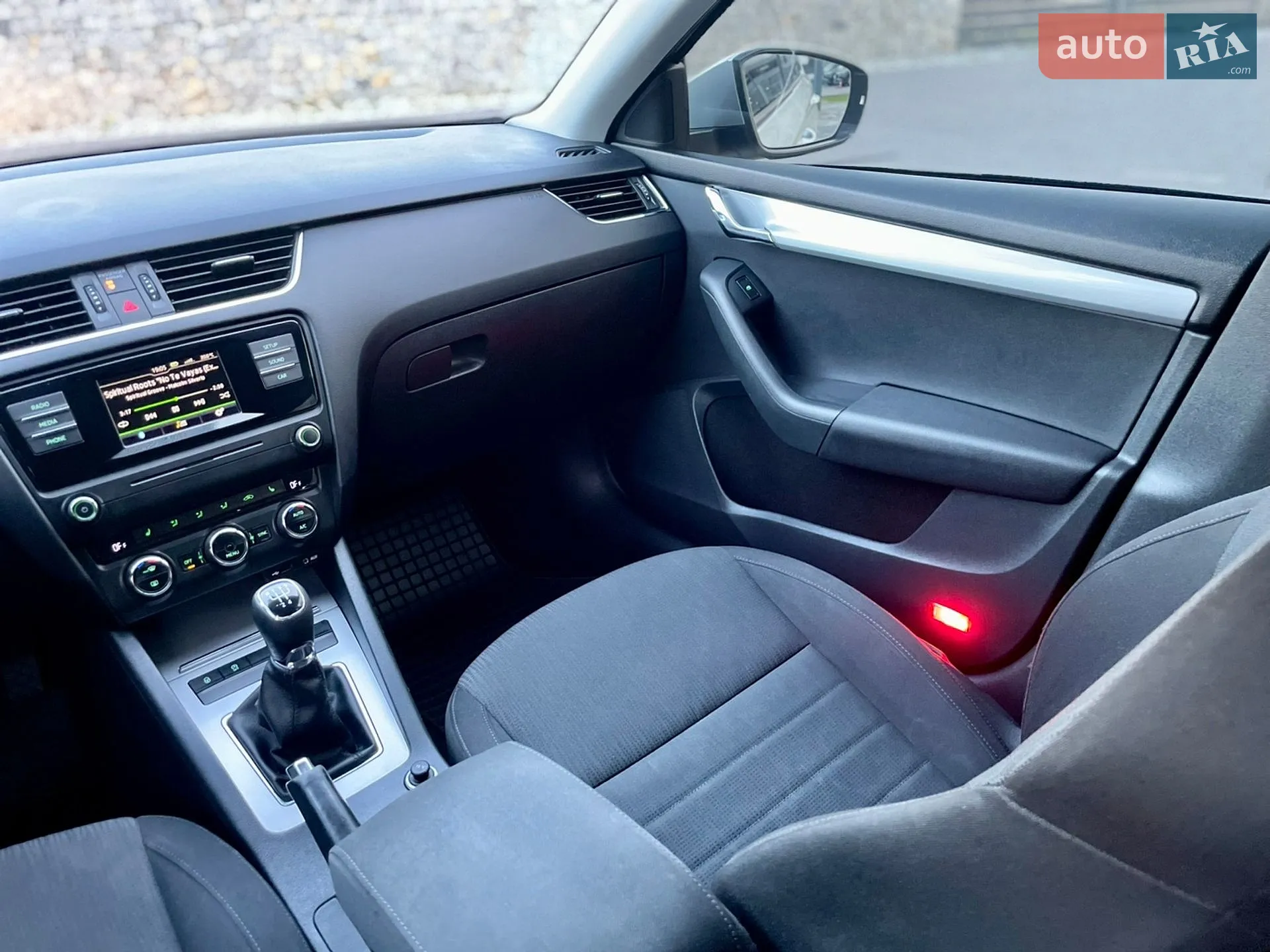 2015 Skoda Octavia - мініатюра 22