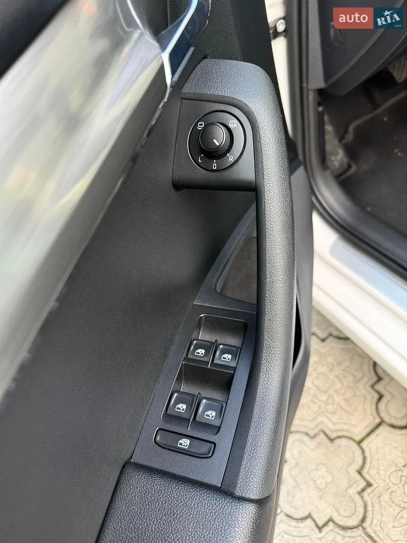 2019 Skoda Octavia - мініатюра 23