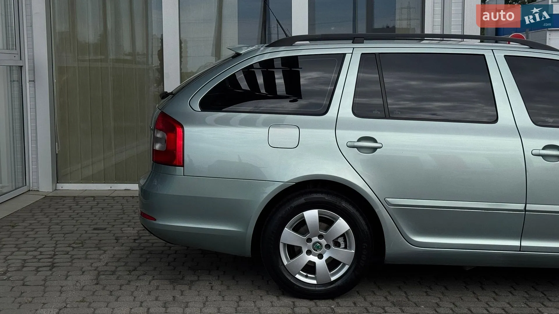 2010 Skoda Octavia - мініатюра 16
