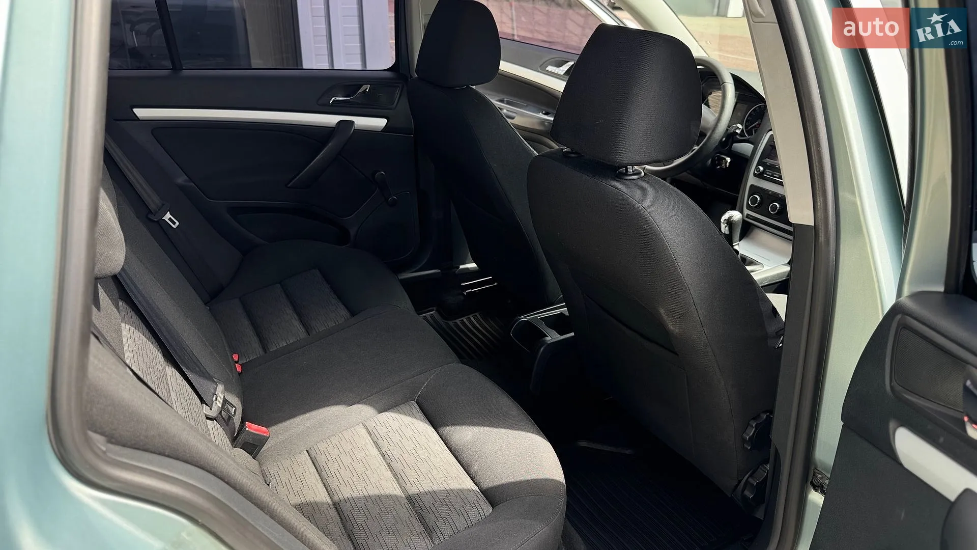 2010 Skoda Octavia - мініатюра 30