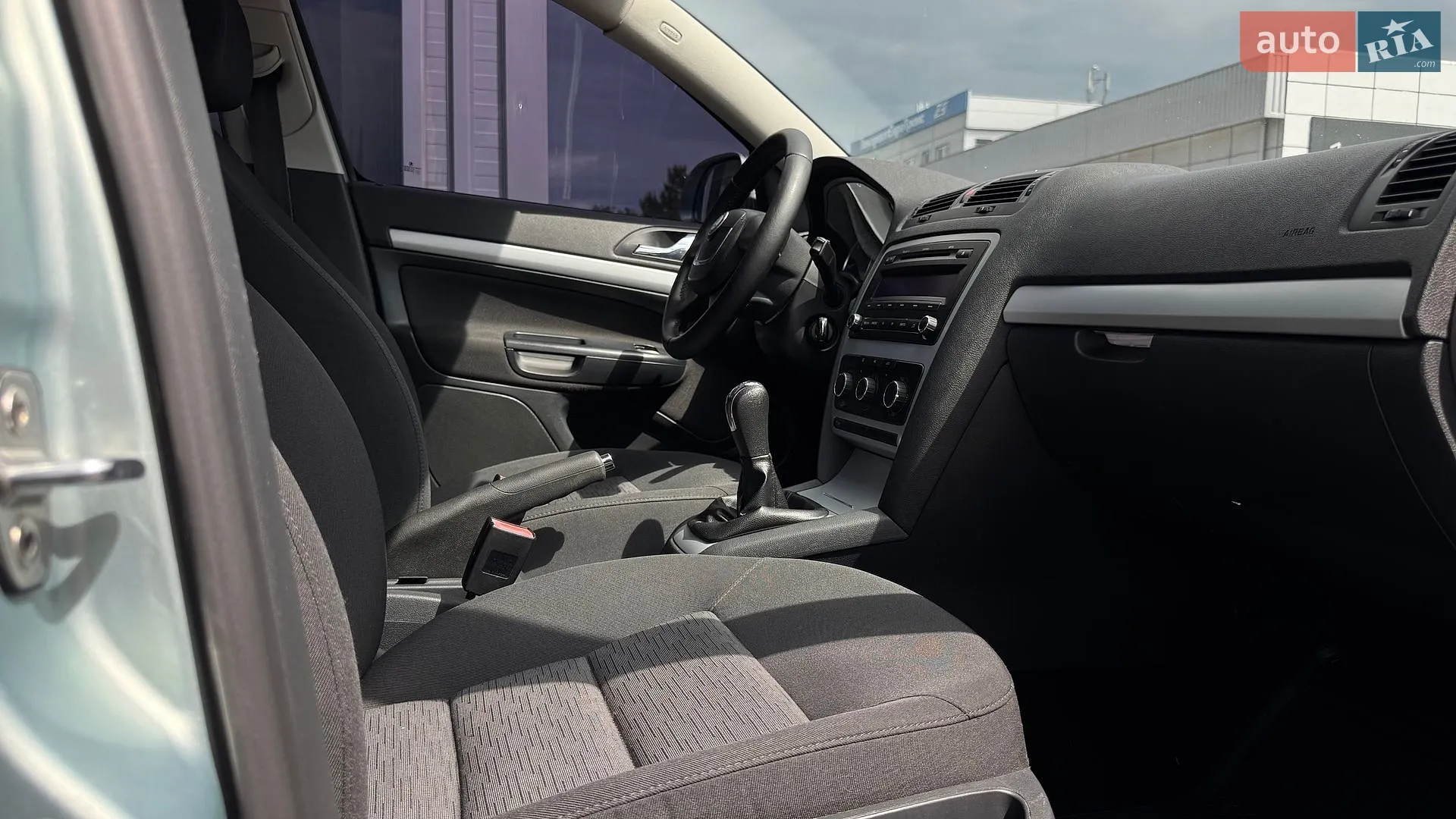 2010 Skoda Octavia - мініатюра 37