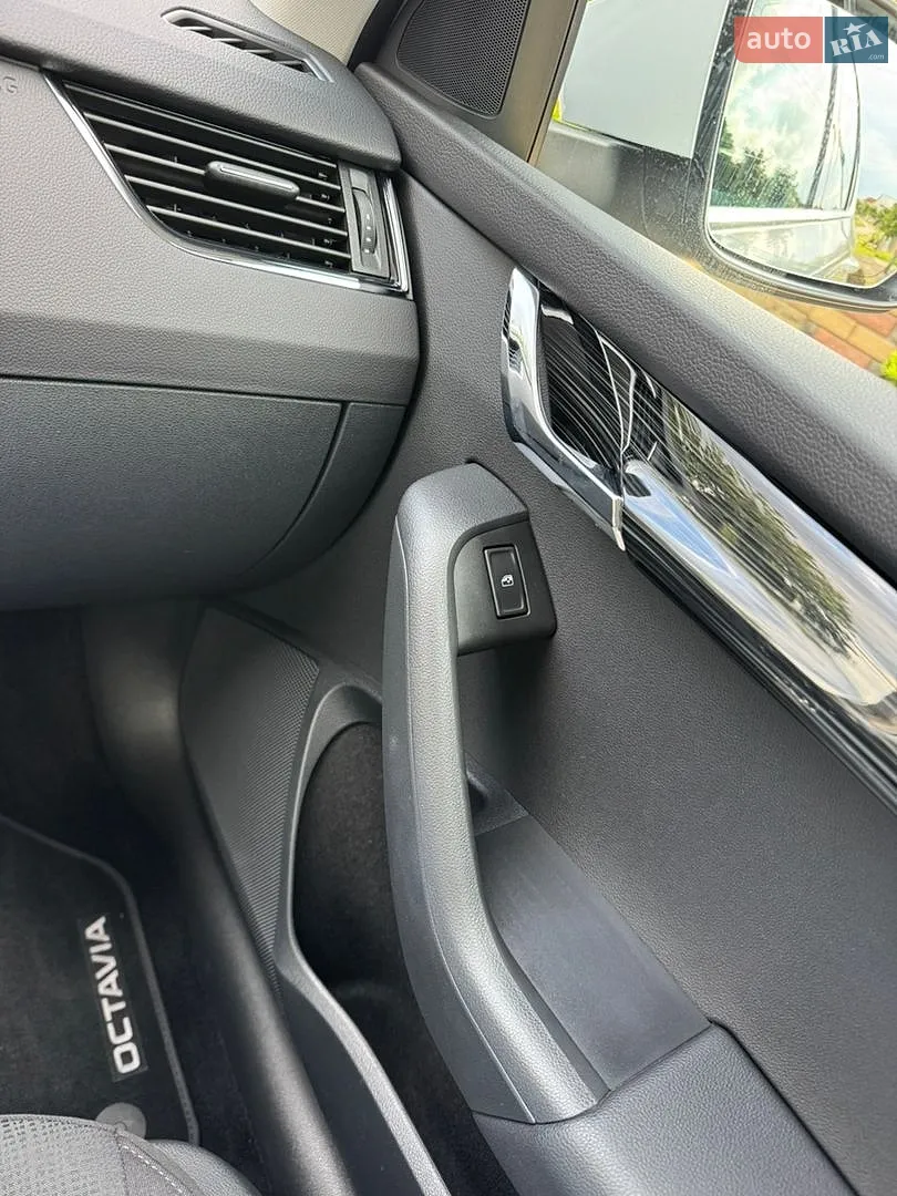 2017 Skoda Octavia - мініатюра 24