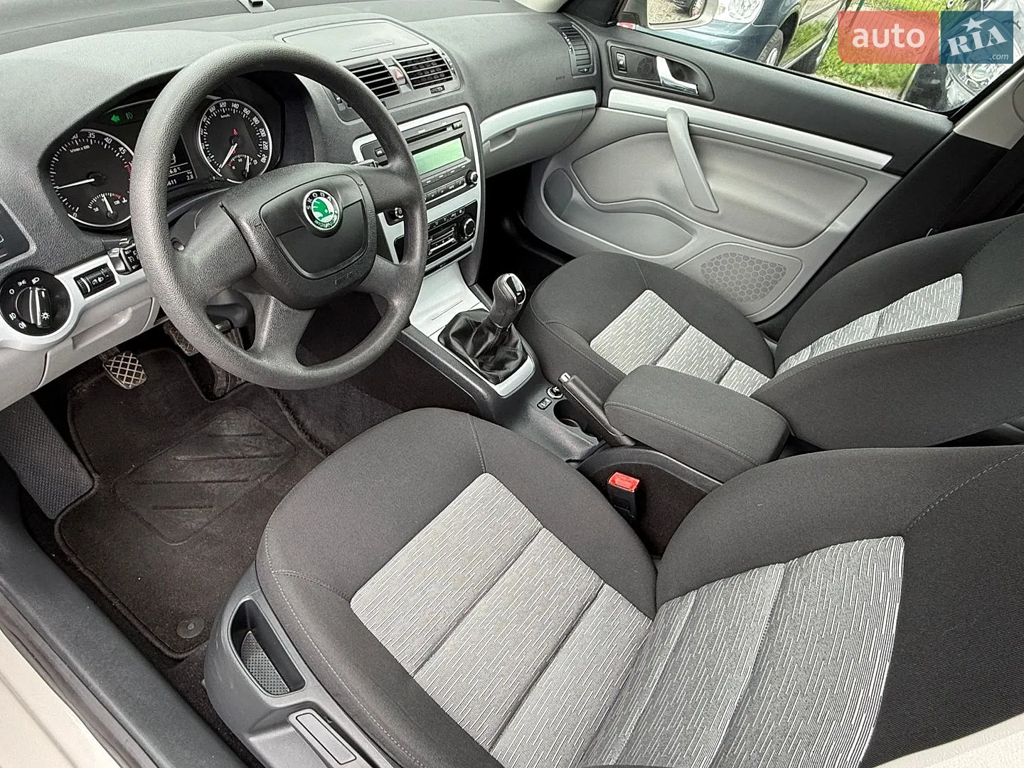 2011 Skoda Octavia - мініатюра 24