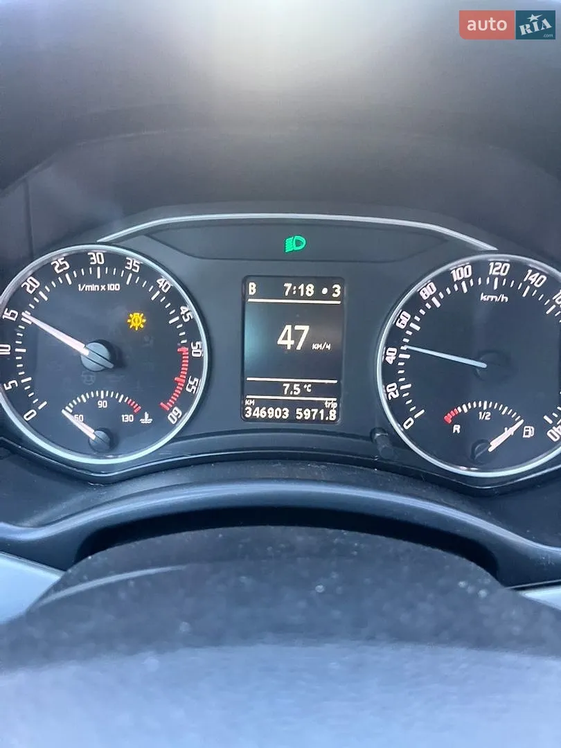 2010 Skoda Octavia - мініатюра 2