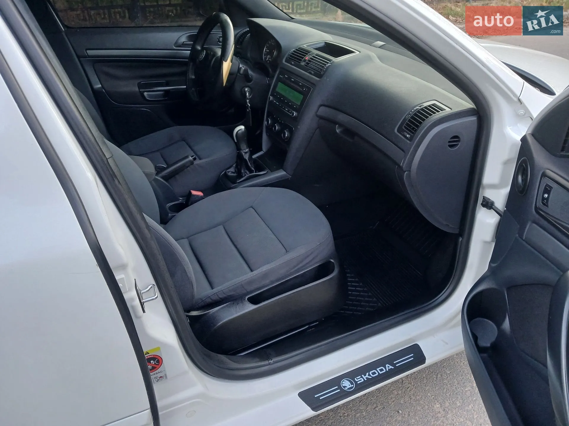 2010 Skoda Octavia - мініатюра 31