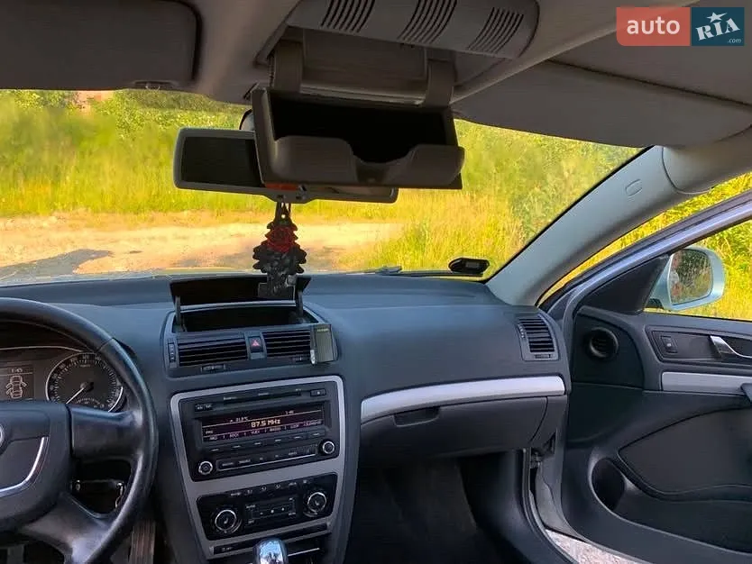 2010 Skoda Octavia - мініатюра 5