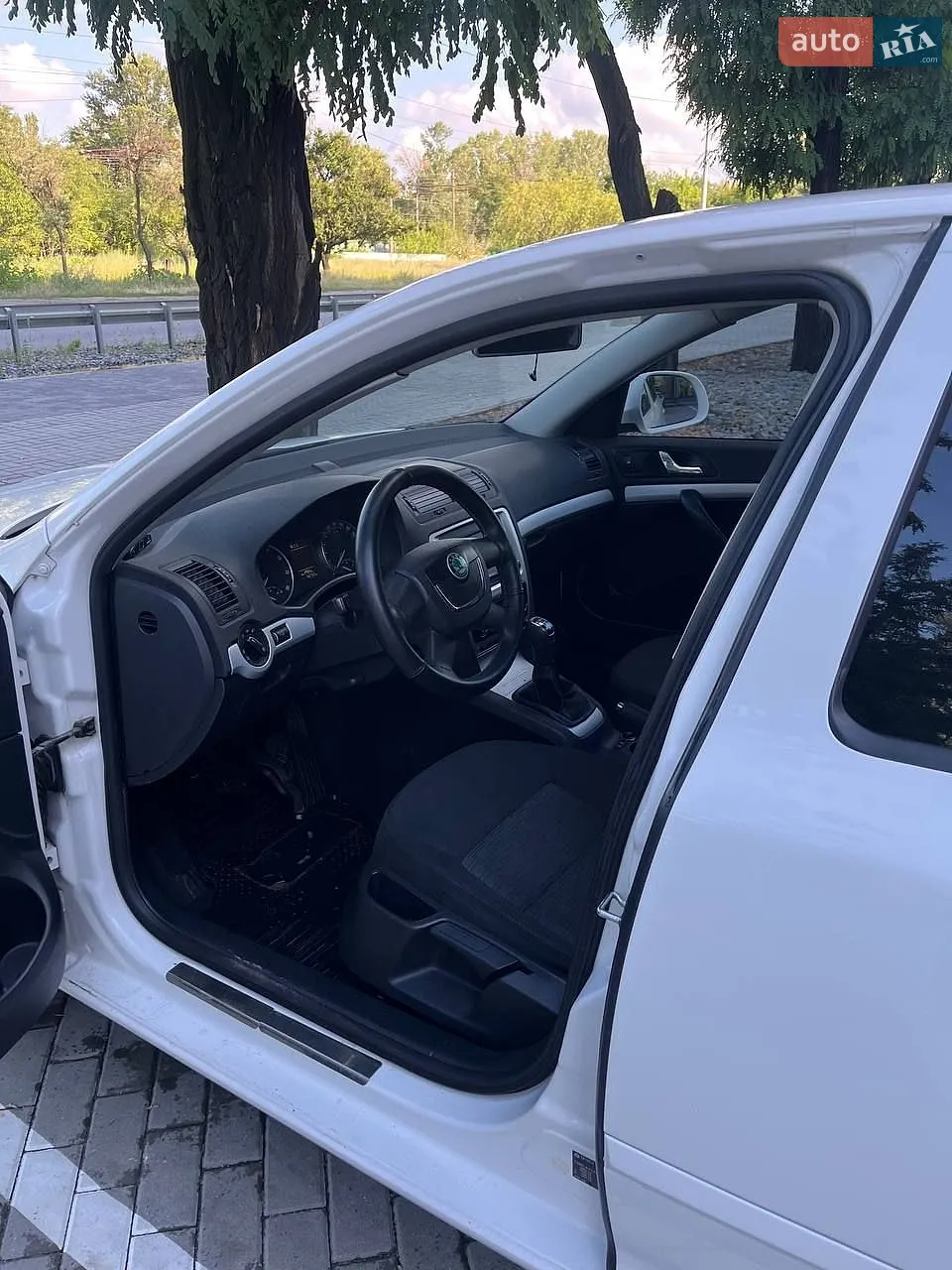 2011 Skoda Octavia - мініатюра 12