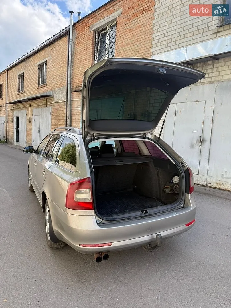 2010 Skoda Octavia - мініатюра 10