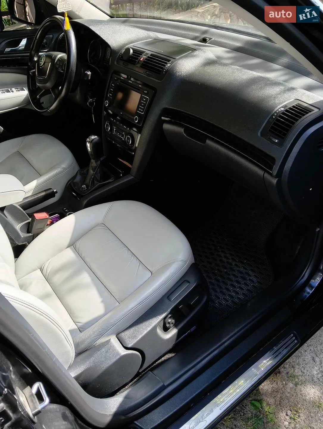2010 Skoda Octavia - мініатюра 9