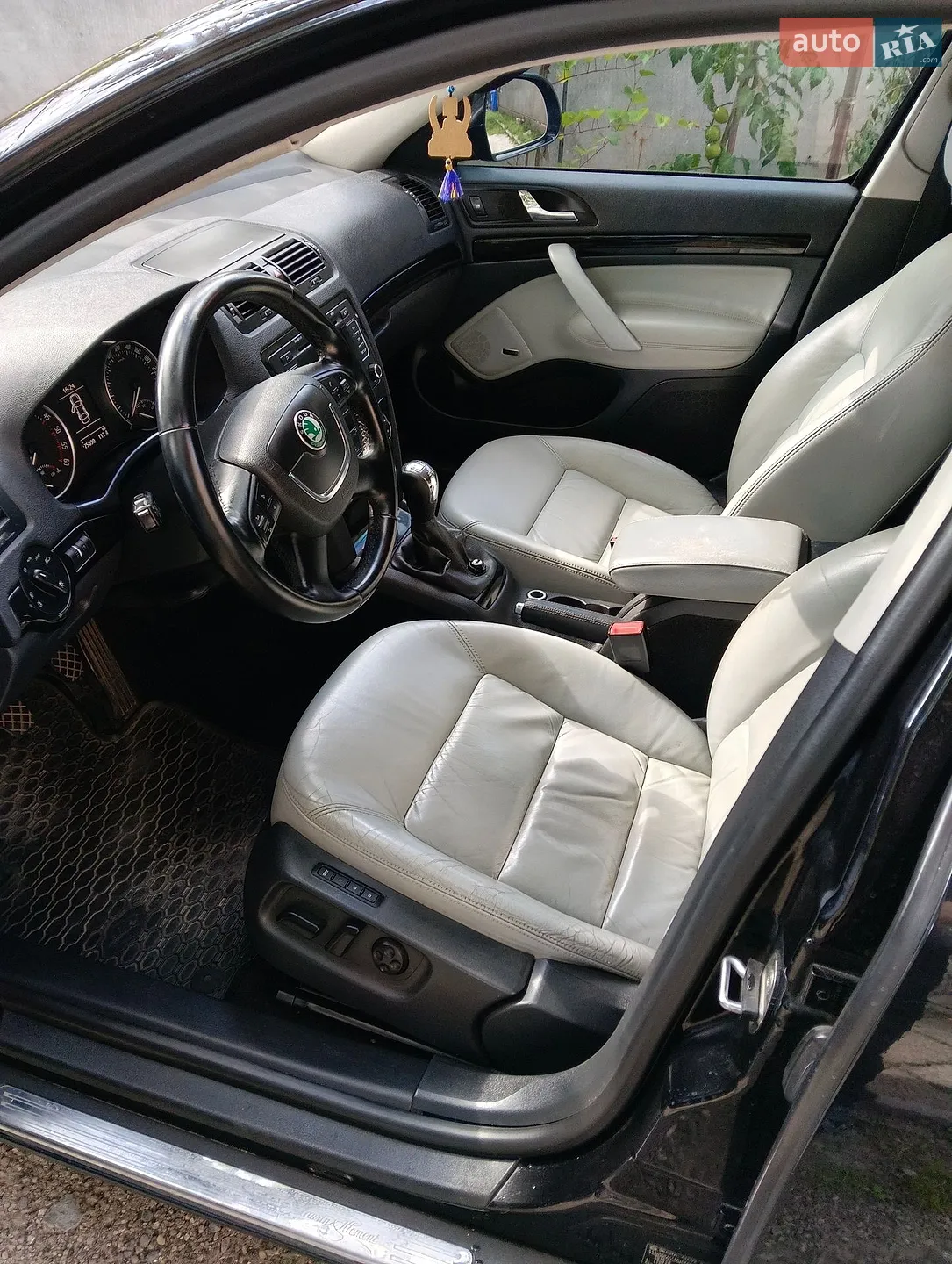 2010 Skoda Octavia - мініатюра 23