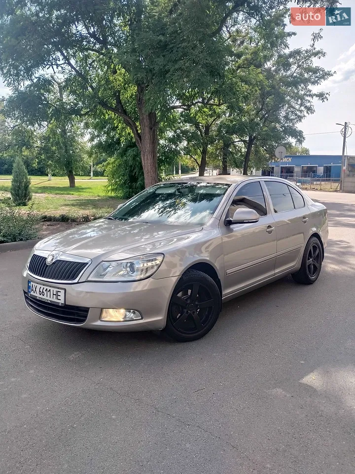 2010 Skoda Octavia - мініатюра 14