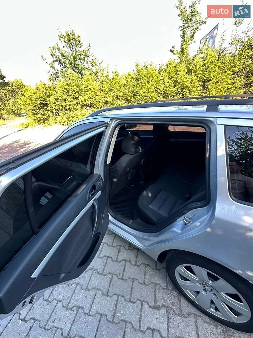 2010 Skoda Octavia - мініатюра 9