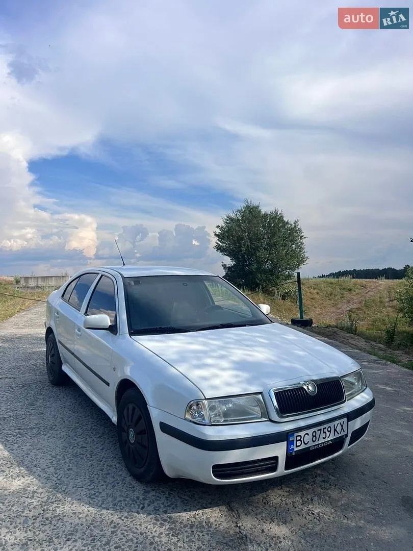 2010 Skoda Octavia - фото 1