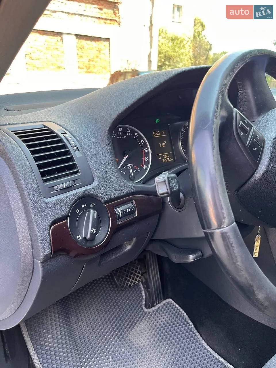 2011 Skoda Octavia - мініатюра 15
