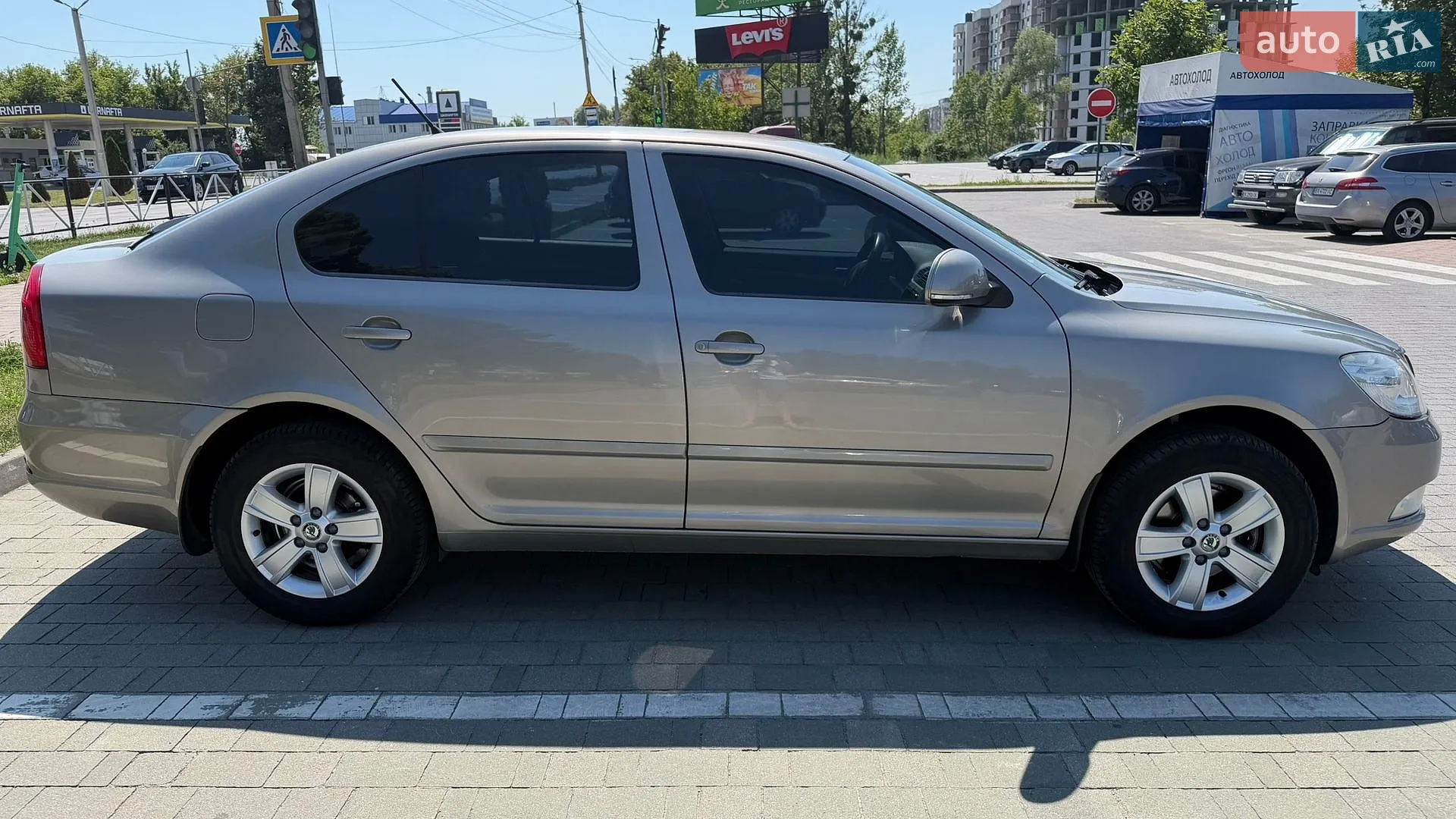 2010 Skoda Octavia - мініатюра 5