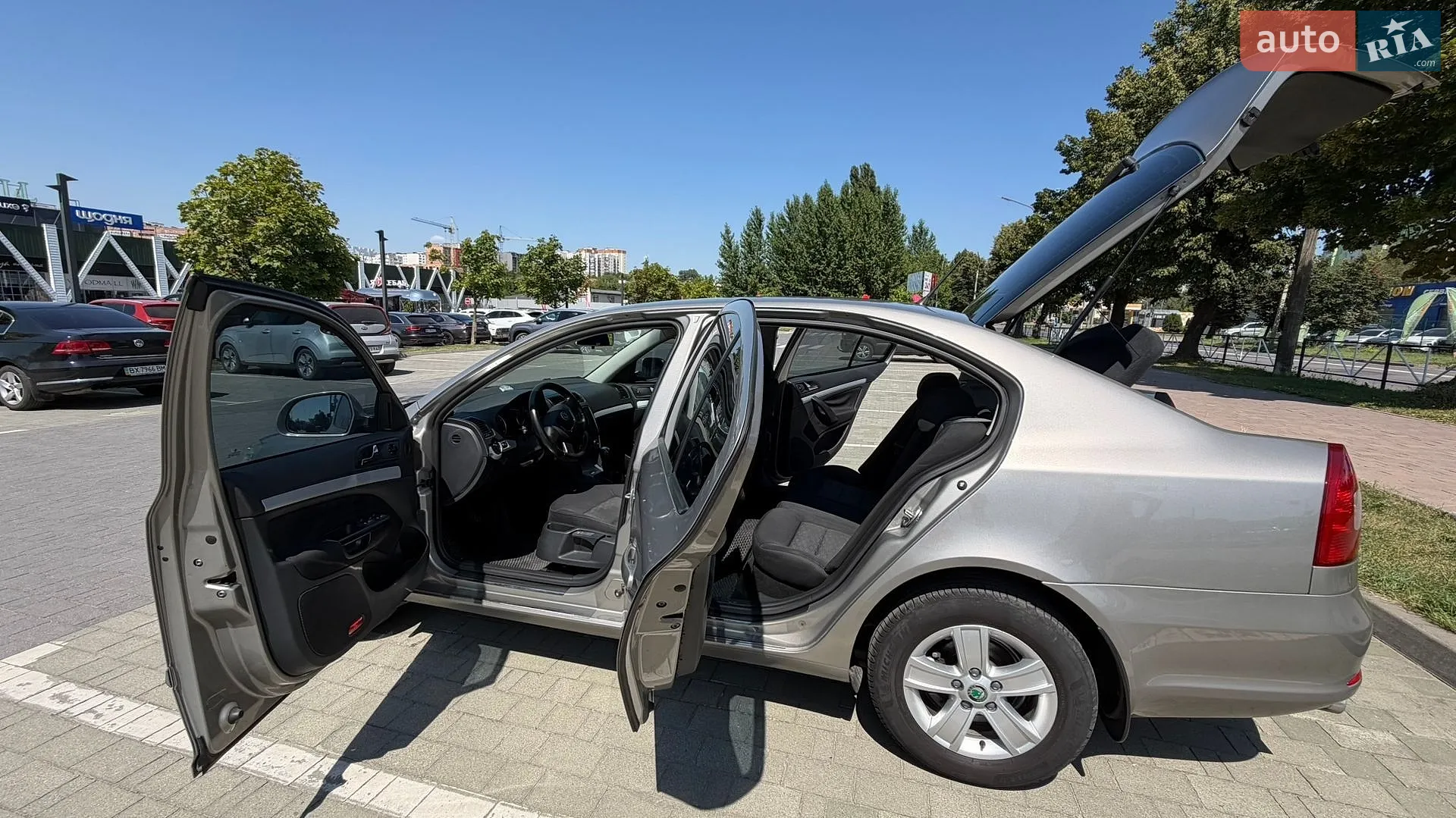2010 Skoda Octavia - мініатюра 16