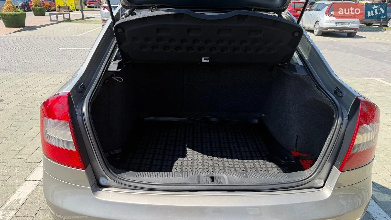 2010 Skoda Octavia - мініатюра 4